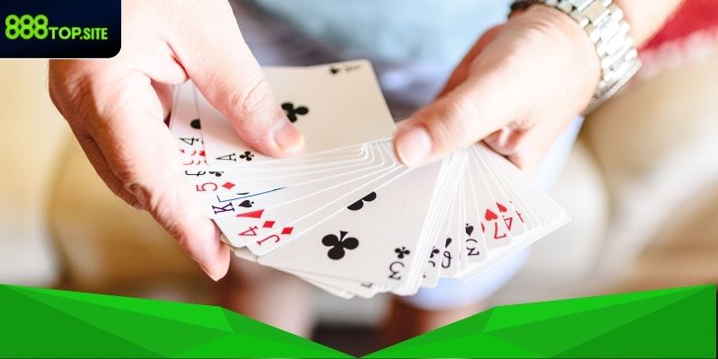 Tình hình gian lận chia bài Phỏm năm 2025